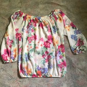 Sweet pea brand sheer ivory color bold floral print lightweight summer blouse M
